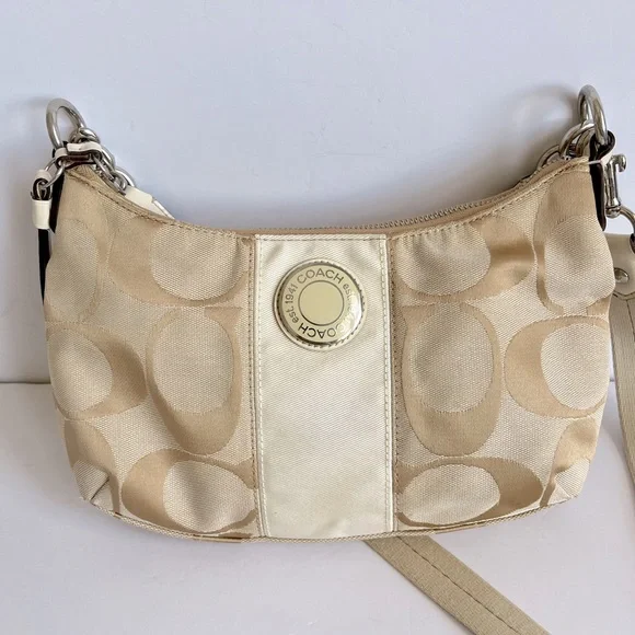 Coach Cream and Tan Shoulder Bag - Picture 2 of 11